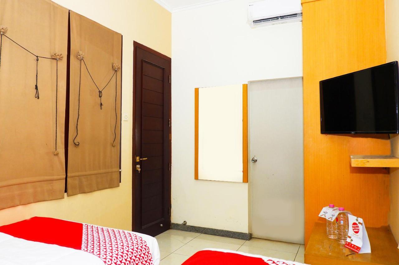 Oyo 381 House Of Blessing Residence Semarang Buitenkant foto