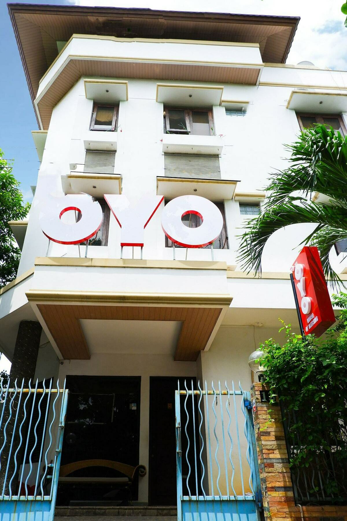 Oyo 381 House Of Blessing Residence Semarang Buitenkant foto